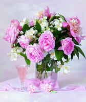 Без бренда «Нежный букетик с розами и настойка» в Томске