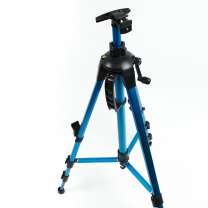 Без бренда «Мольберт металлический тренога складной, усиленный, синий в чехле с уровнем, компасом и ручкой, регулируемый» в Томске