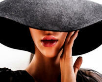 Без бренда «Дама в стильной шляпе» в Томске